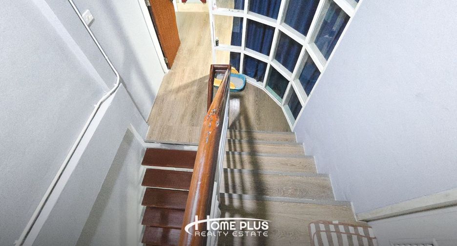 Casa adosada en venta de 6 habitaciones en Prawet, Bangkok
