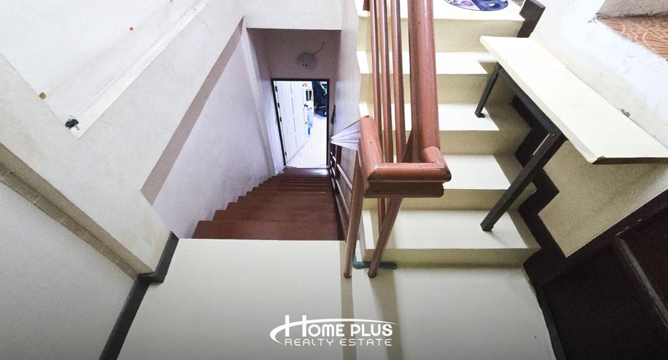 Casa adosada en venta de 6 habitaciones en Prawet, Bangkok