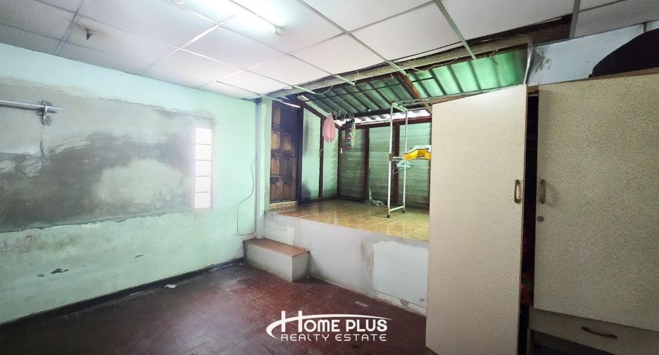 Casa adosada en venta de 6 habitaciones en Prawet, Bangkok