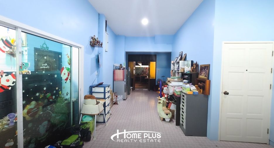 Casa adosada en venta de 6 habitaciones en Prawet, Bangkok