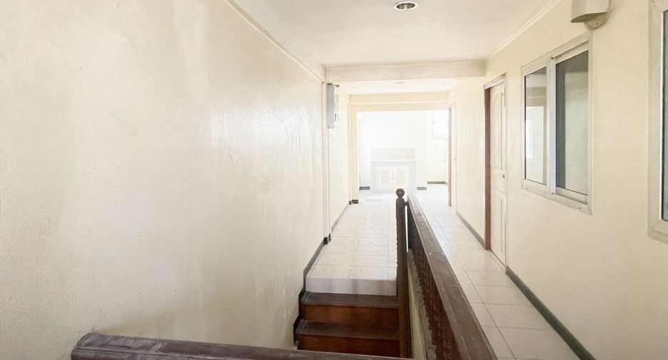 À vendre 4 chambres maison de ville à Mueang Samut Prakan, Samut Prakan