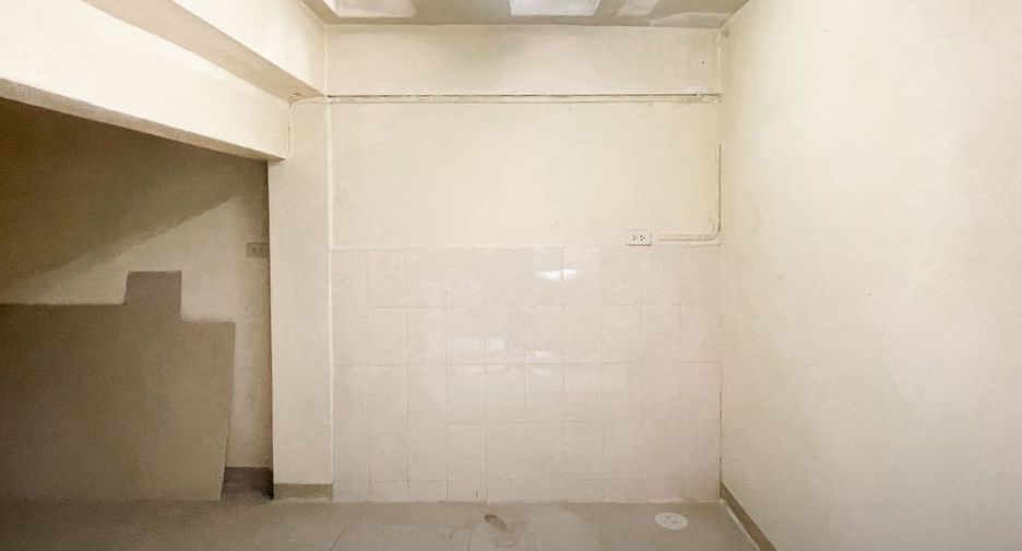 À vendre 4 chambres maison de ville à Mueang Samut Prakan, Samut Prakan