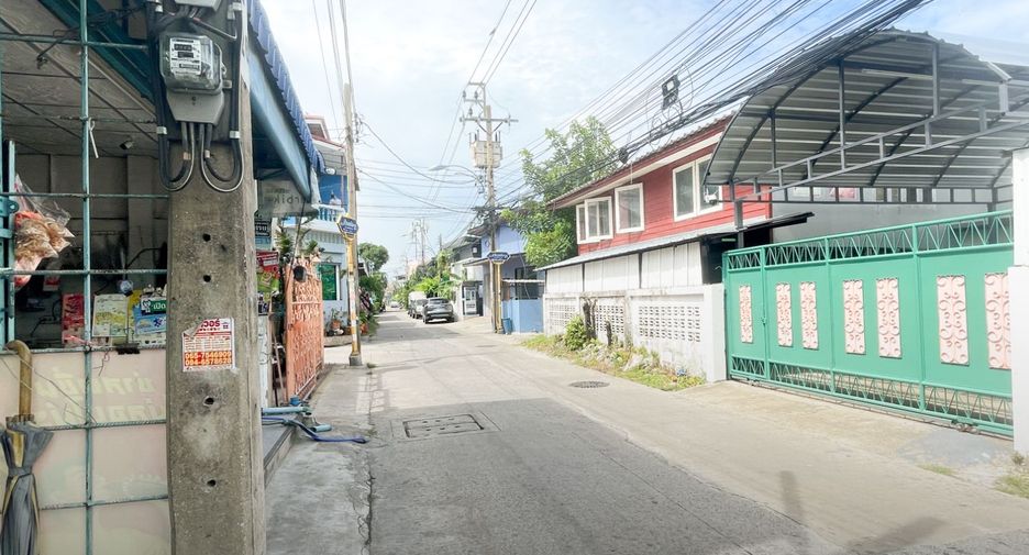 À vendre 4 chambres maison de ville à Mueang Samut Prakan, Samut Prakan