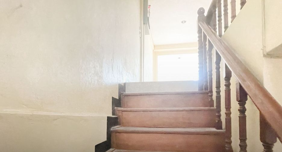 À vendre 4 chambres maison de ville à Mueang Samut Prakan, Samut Prakan