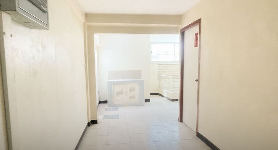 À vendre 4 chambres maison de ville à Mueang Samut Prakan, Samut Prakan