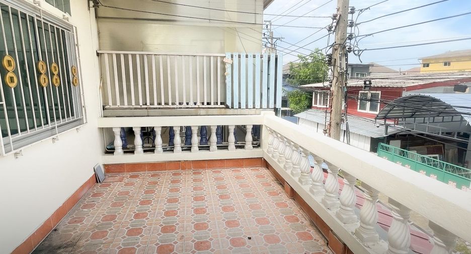 À vendre 4 chambres maison de ville à Mueang Samut Prakan, Samut Prakan