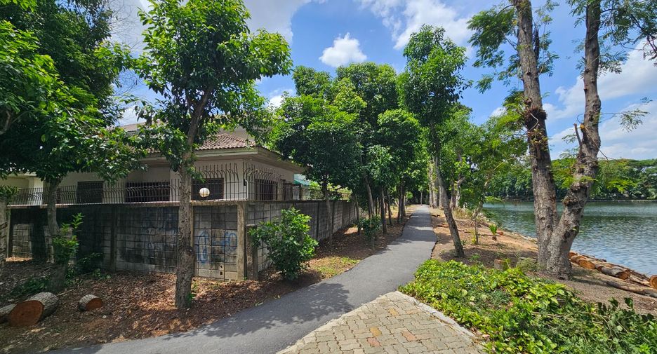 For sale 8 bedrooms house in Bueng Kum, Bangkok