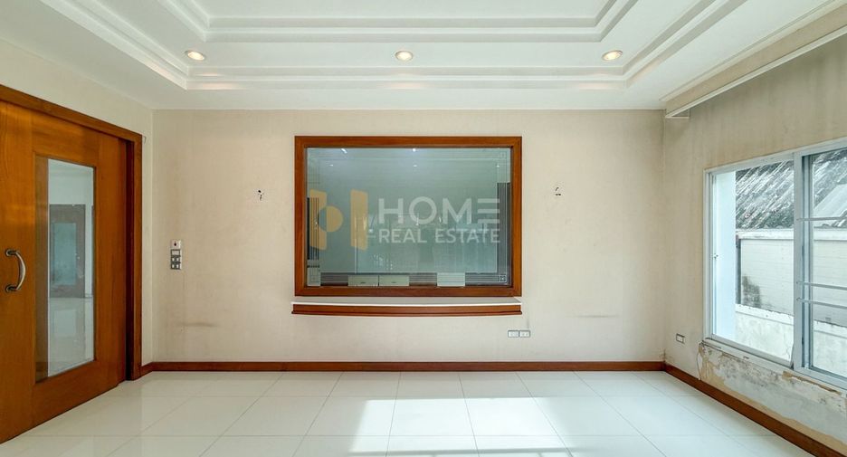 For sale 4 bedrooms house in Saphan Sung, Bangkok