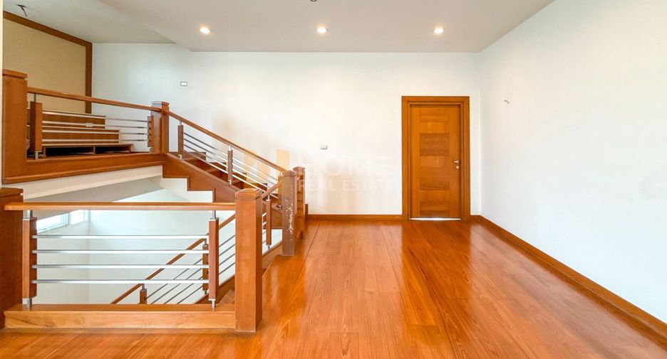 For sale 4 bedrooms house in Saphan Sung, Bangkok