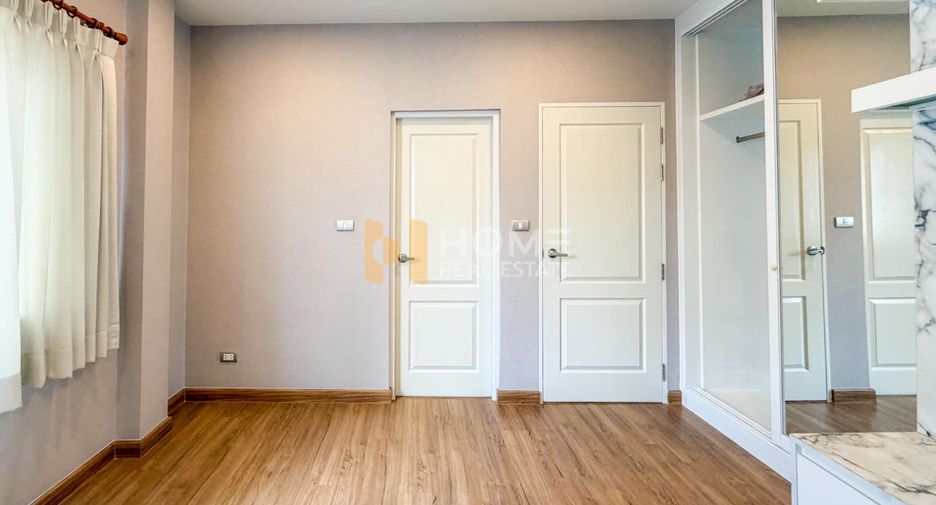 À vendre 4 chambres maison à Phasi Charoen, Bangkok