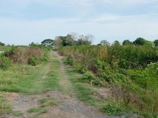For sale land in Bang Nam Priao, Chachoengsao