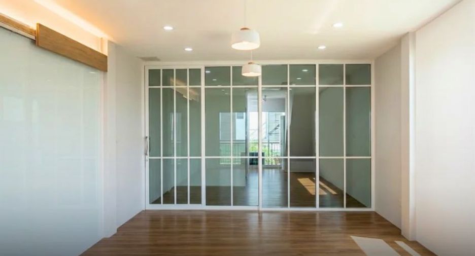 For sale 1 bed retail Space in Phanat Nikhom, Chonburi