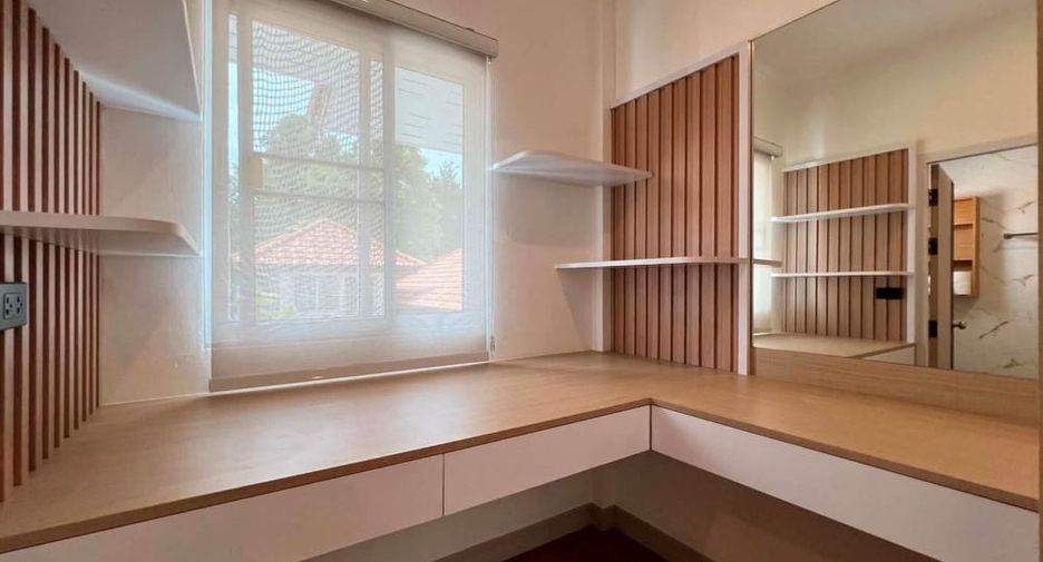 À louer et à vendre 5 chambres villa à East Pattaya, Pattaya