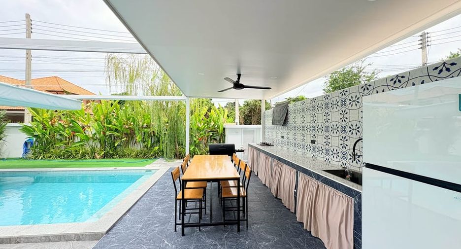 À louer et à vendre 5 chambres villa à East Pattaya, Pattaya