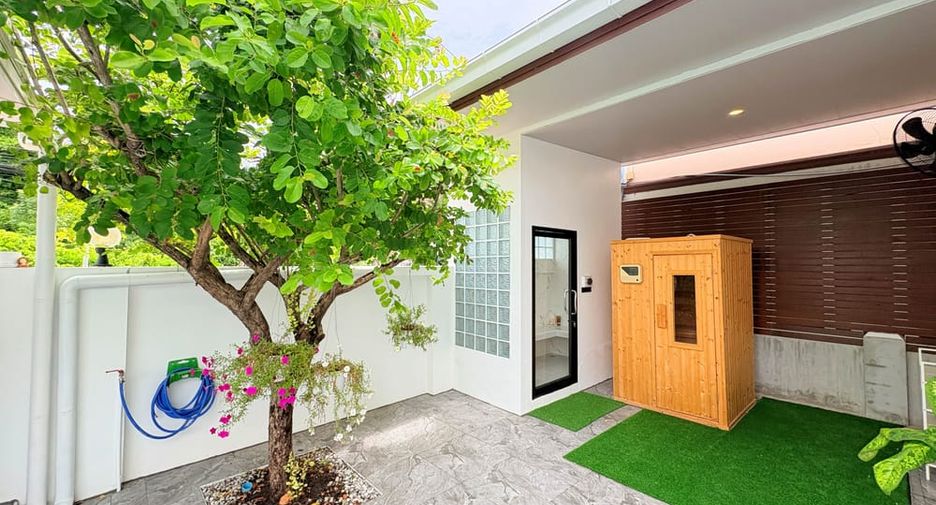 À louer et à vendre 5 chambres villa à East Pattaya, Pattaya