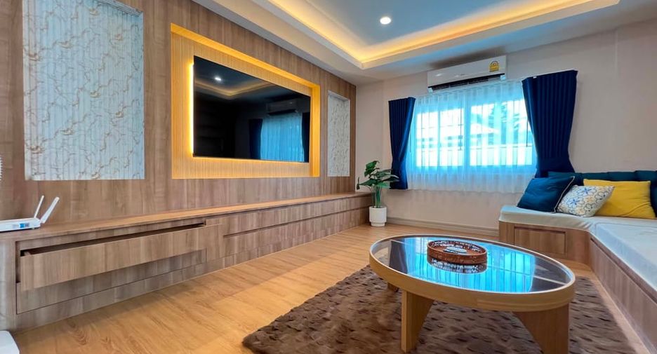 À louer et à vendre 5 chambres villa à East Pattaya, Pattaya