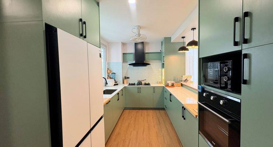 À louer et à vendre 5 chambres villa à East Pattaya, Pattaya