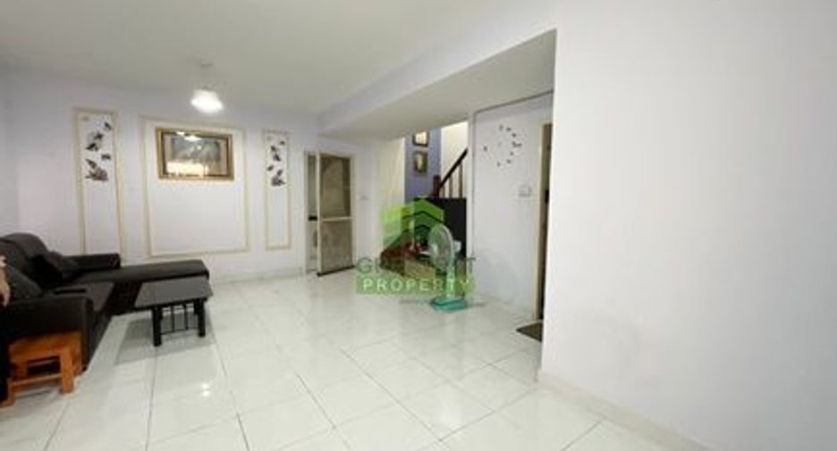 For sale 3 bedrooms townhouse in Khlong Luang, Pathum Thani