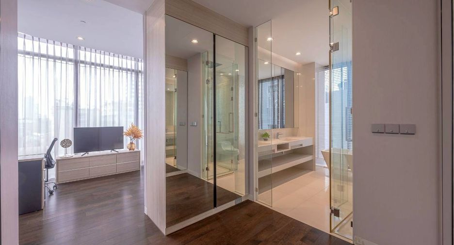 For rent and for sale 2 bedrooms condo in Khlong Toei, Bangkok
