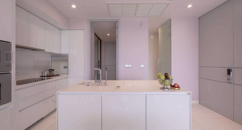 For rent and for sale 2 bedrooms condo in Khlong Toei, Bangkok