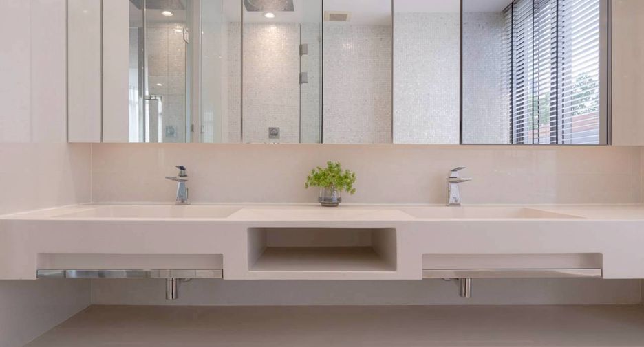 For rent and for sale 2 bedrooms condo in Khlong Toei, Bangkok