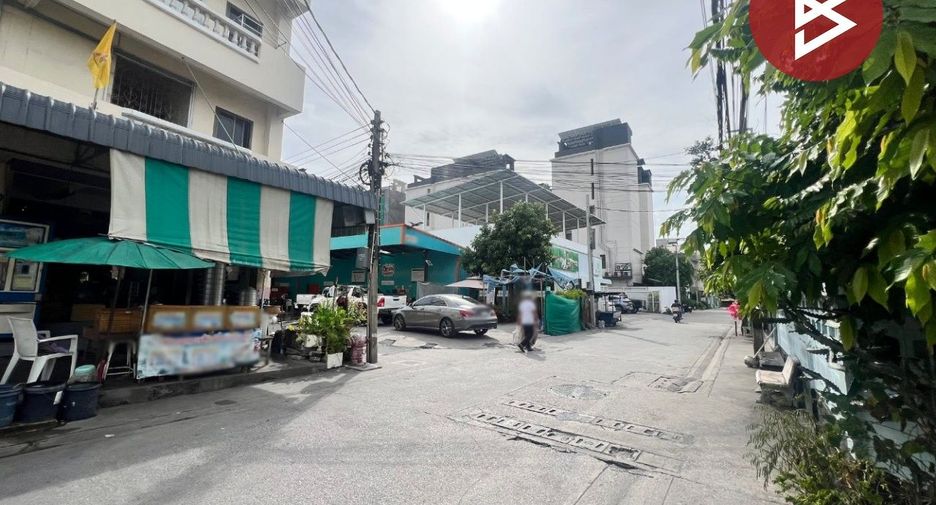 À vendre terrain à Yan Nawa, Bangkok