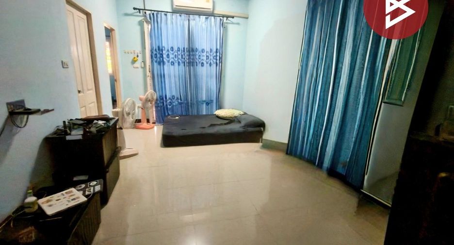 Reihenhaus zum Kauf mit 2 Zimmer in Phan Thong, Chonburi