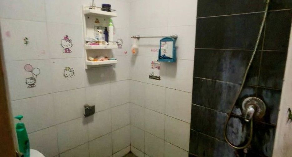 Reihenhaus zum Kauf mit 2 Zimmer in Phan Thong, Chonburi