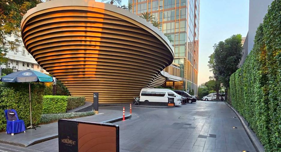 For rent and for sale 2 bedrooms condo in Watthana, Bangkok