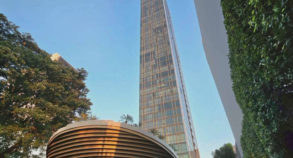 For rent and for sale 2 bedrooms condo in Watthana, Bangkok