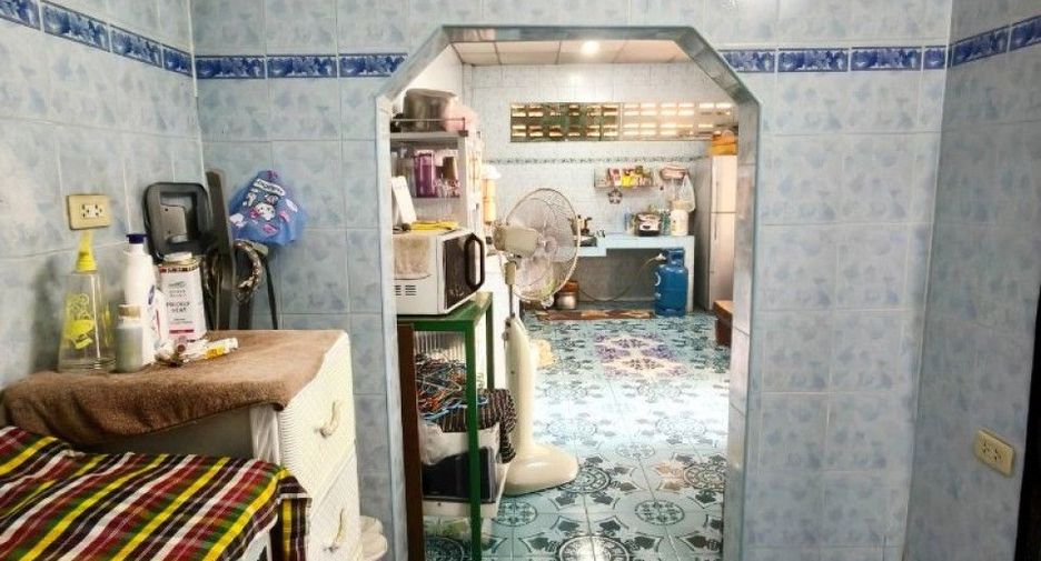 For sale 2 ベッドルーム townhouse in Mueang Chon Buri, Chonburi