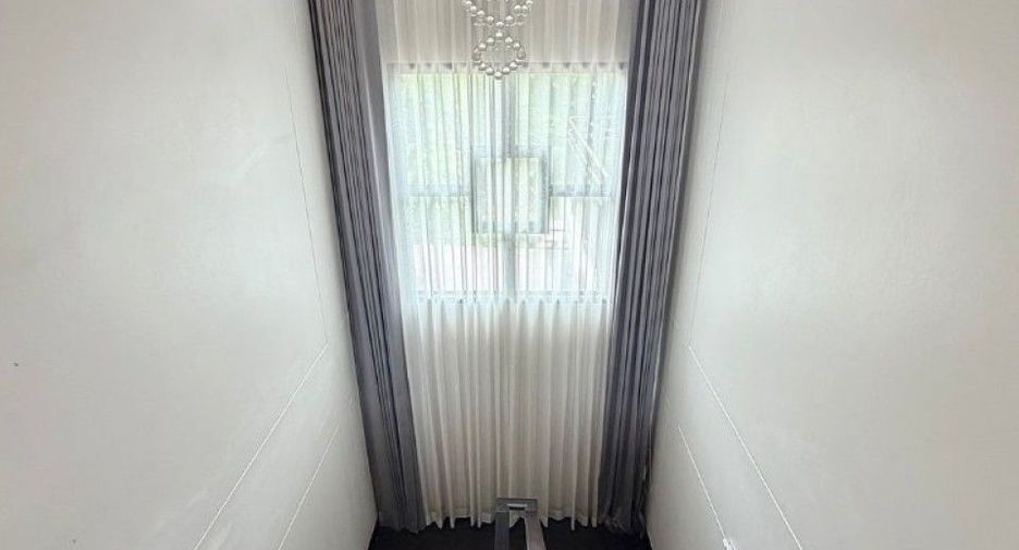 For sale 4 bedrooms house in Photharam, Ratchaburi