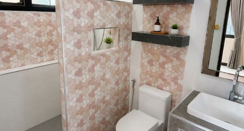 For sale 4 bedrooms house in Photharam, Ratchaburi