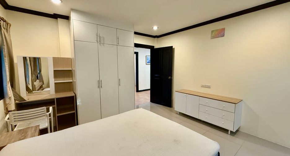 For rent 3 bedrooms villa in Huay Yai, Pattaya