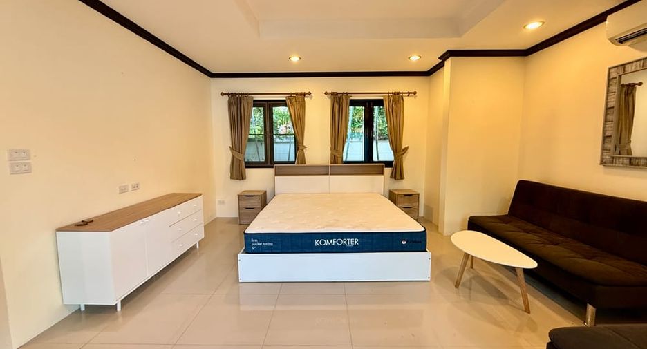 For rent 3 bedrooms villa in Huay Yai, Pattaya