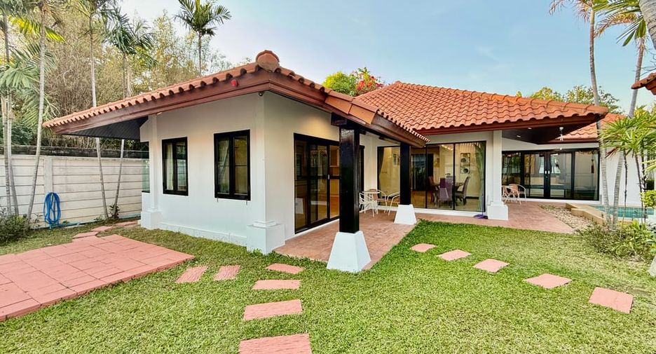 For rent 3 bedrooms villa in Huay Yai, Pattaya