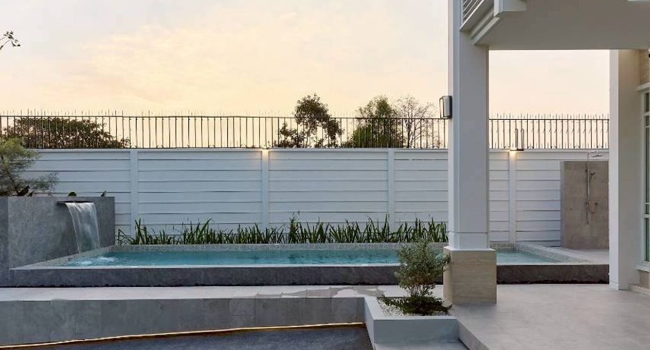 For sale 4 bedrooms house in Mueang Chiang Mai, Chiang Mai