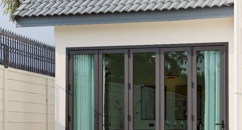 For sale 4 bedrooms house in Mueang Chiang Mai, Chiang Mai