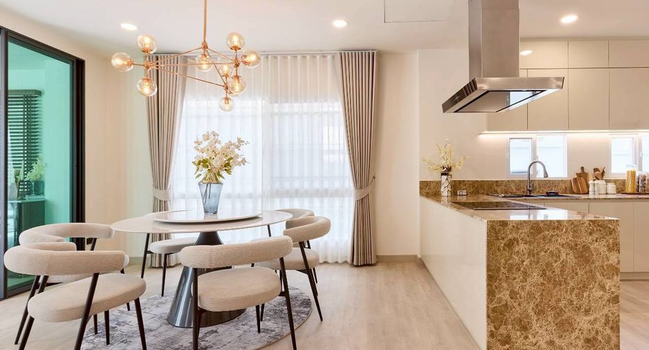 For sale 4 bedrooms house in Mueang Chiang Mai, Chiang Mai
