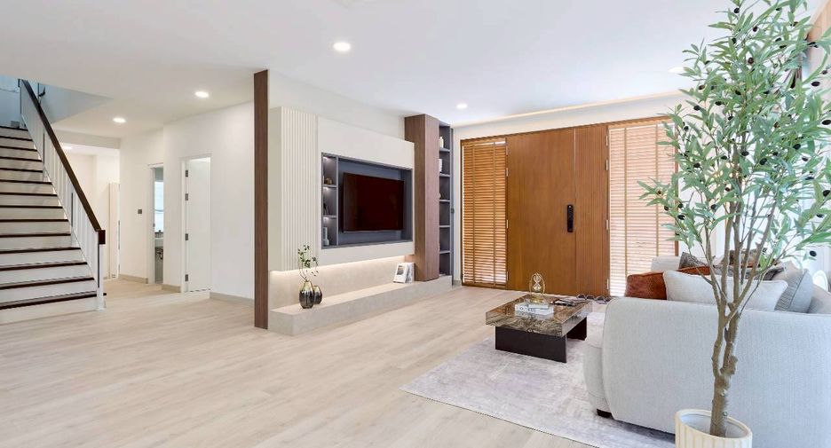 For sale 4 bedrooms house in Mueang Chiang Mai, Chiang Mai