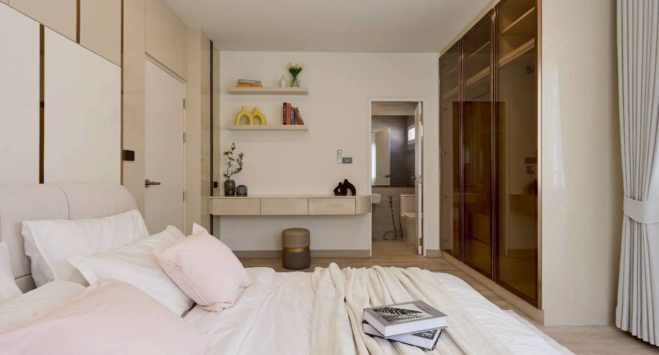 For sale 4 bedrooms house in Mueang Chiang Mai, Chiang Mai