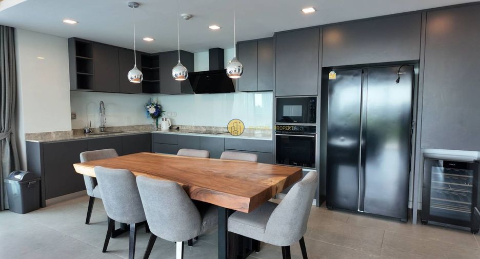 For sale 3 bedrooms condo in Jomtien, Pattaya