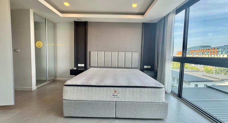 For sale 3 bedrooms condo in Jomtien, Pattaya