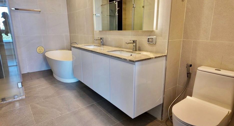 For sale 3 bedrooms condo in Jomtien, Pattaya