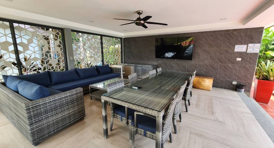 For sale 3 bedrooms condo in Jomtien, Pattaya
