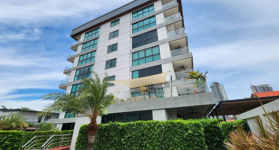 For sale 3 bedrooms condo in Jomtien, Pattaya