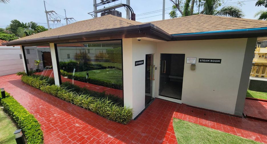 For sale 3 bedrooms condo in Jomtien, Pattaya