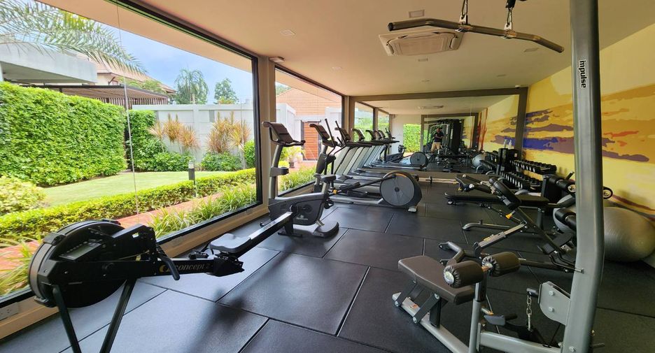 For sale 3 bedrooms condo in Jomtien, Pattaya