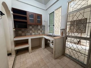 For sale 2 bedrooms townhouse in Huai Khwang, Bangkok