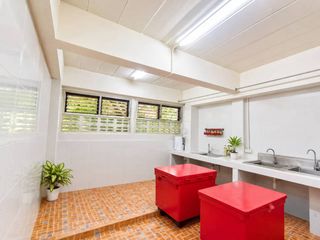 Local comercial en venta de 6 habitaciones en Bang Khae, Bangkok